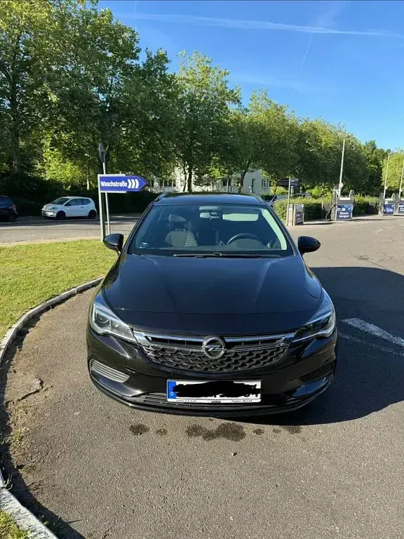 Gebraucht Opel Astra Edition 125 PS (91 kW) 2018 Schwarz Kombi
