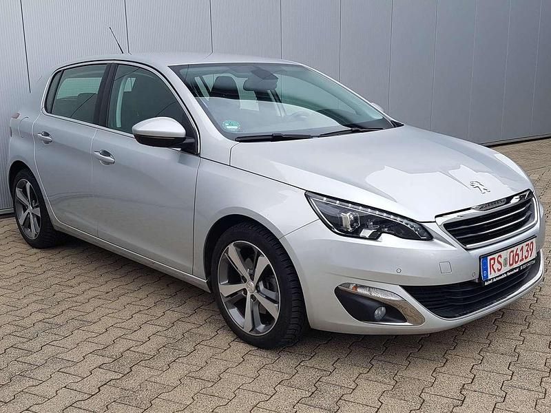 Grau Gebraucht 2014 Peugeot 308 Allure Limousine | 6.999 € (Fairer Preis) - Bild 1/4