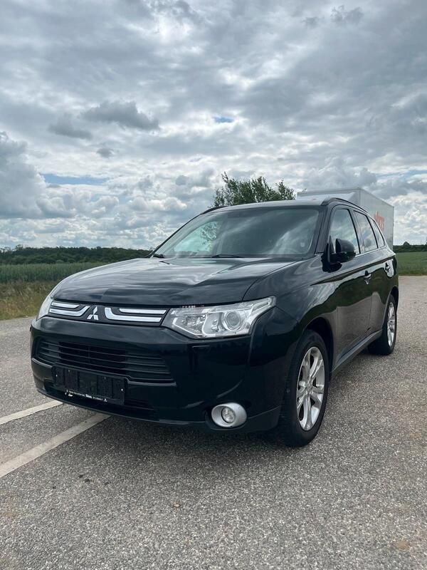 Schwarz Gebraucht 2013 Mitsubishi Outlander SUV | 8.900 € (Fairer Preis) - Bild 1/4