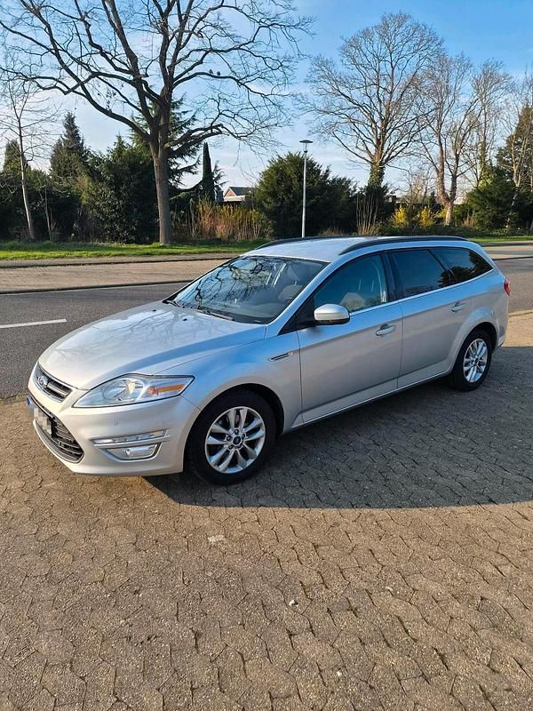 Gebraucht Ford Mondeo Titanium 140 PS (102 kW) 2012 Silber Kombi