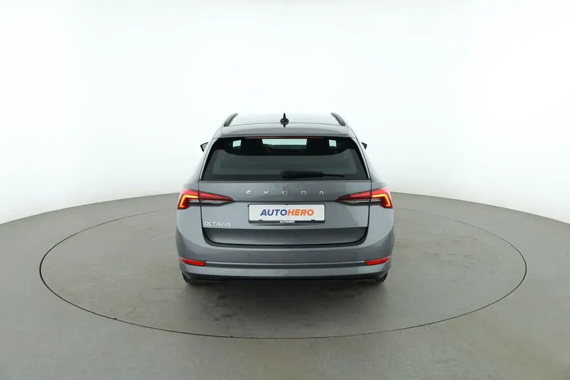 Gebraucht Skoda Octavia Active 110 PS (80 kW) 2023 Grau Kombi
