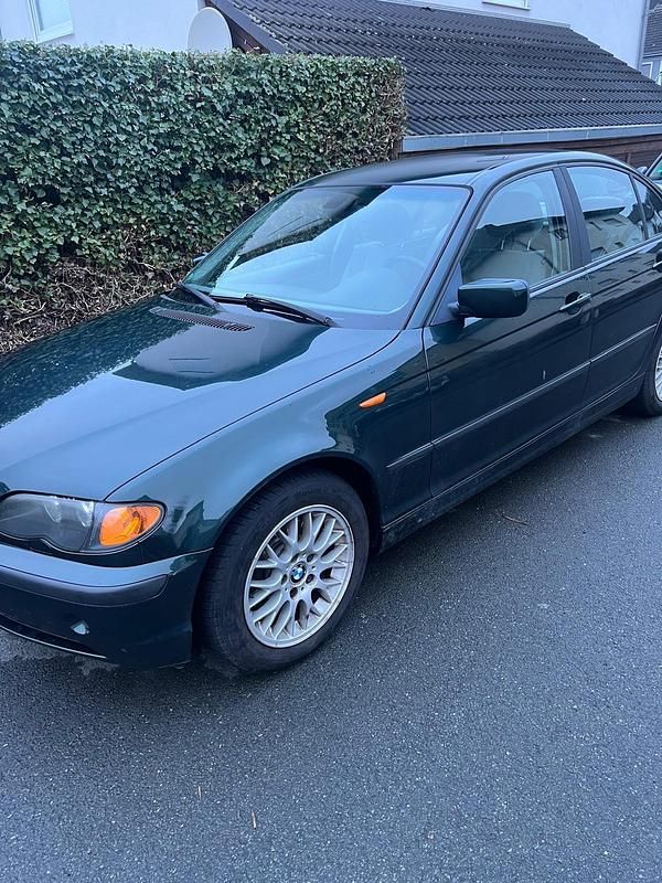 Gebraucht BMW 320 150 PS (110 kW) 2003 Grün Limousine