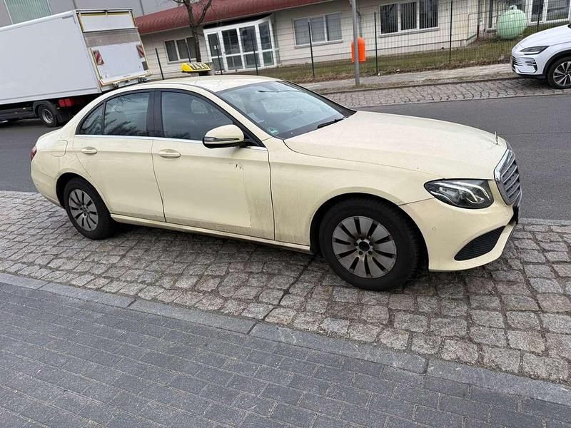 Gebraucht Mercedes E200 160 PS (117 kW) 2020 Schwarz Limousine