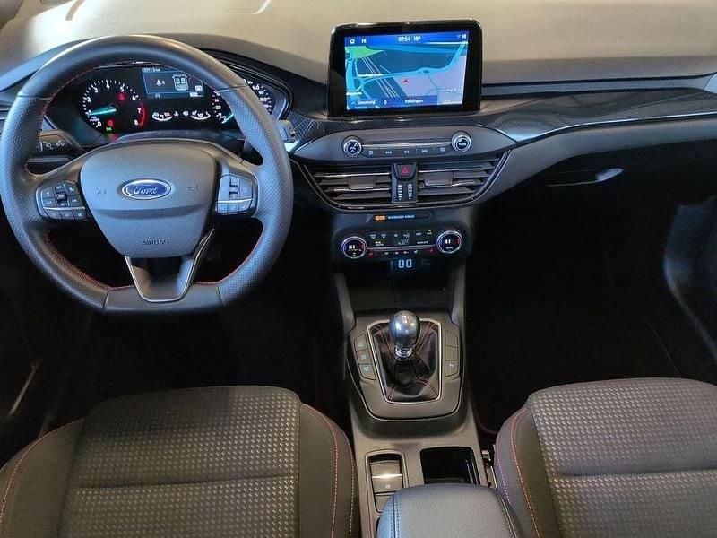 Używany Ford Focus ST-Line 155 KM (114 kW) 2022 Biały SUV
