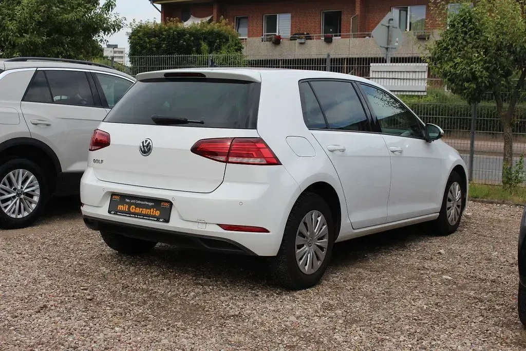 Gebraucht VW Golf VII S 86 PS (63 kW) 2019 Weiß Limousine