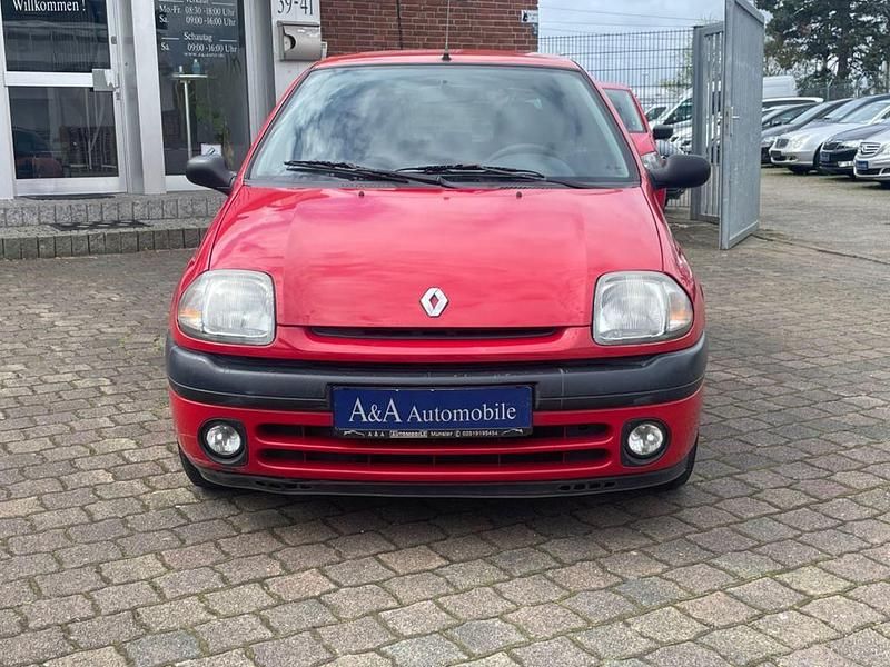 Gebraucht Renault Clio 75 PS (55 kW) 2000 Rot Limousine