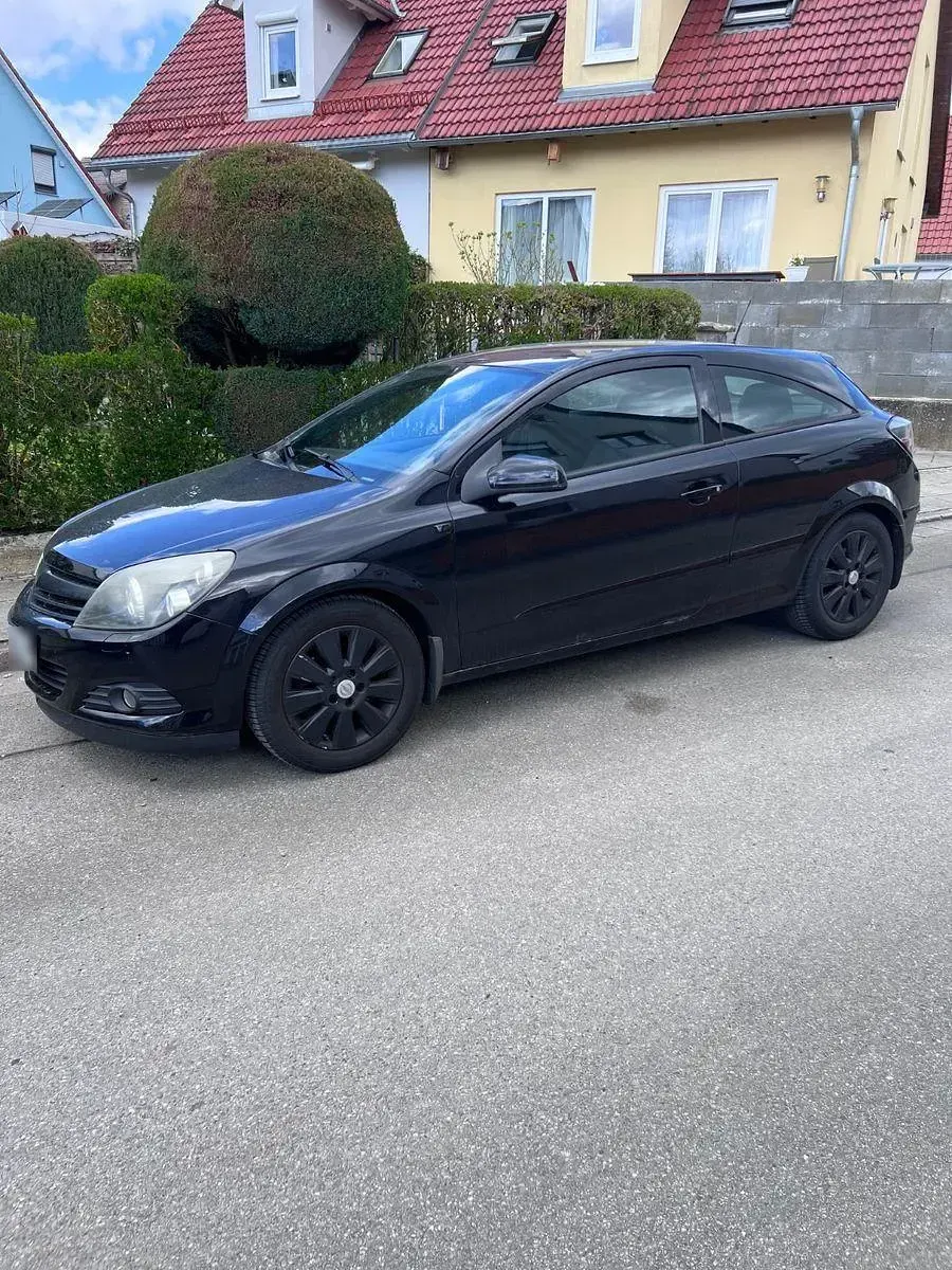 Usata Opel Astra 103 CV (75 kW) 2005 Nero Coupé