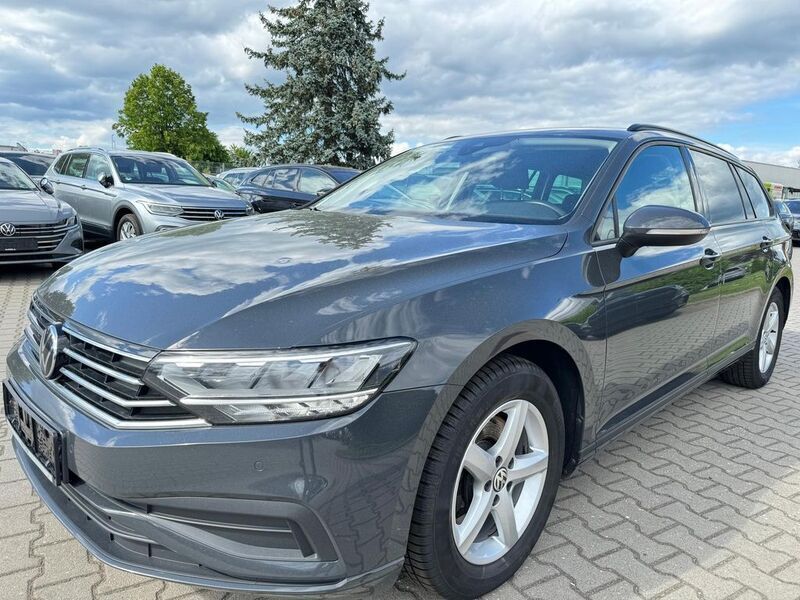 Grau Gebraucht 2020 VW Passat Conceptline Limousine | 12.390 € (Guter Preis) - Bild 1/4