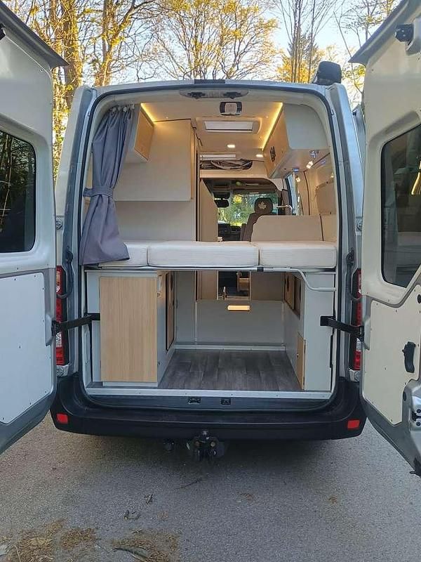 Gebraucht Renault Master 136 PS (100 kW) 2021 Silber Van / Kleinbus