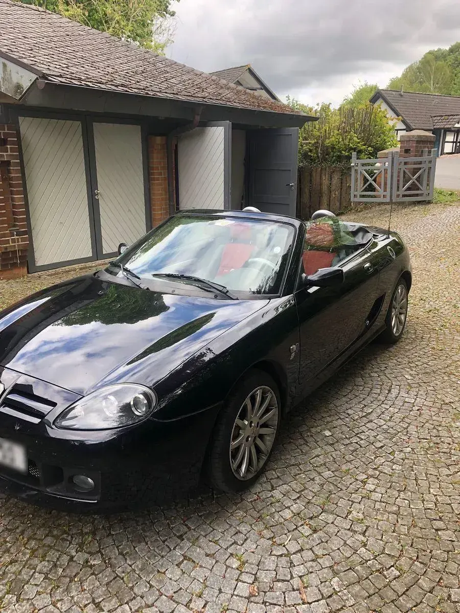 Gebraucht MG TF 136 PS (100 kW) 2004 Schwarz Cabrio
