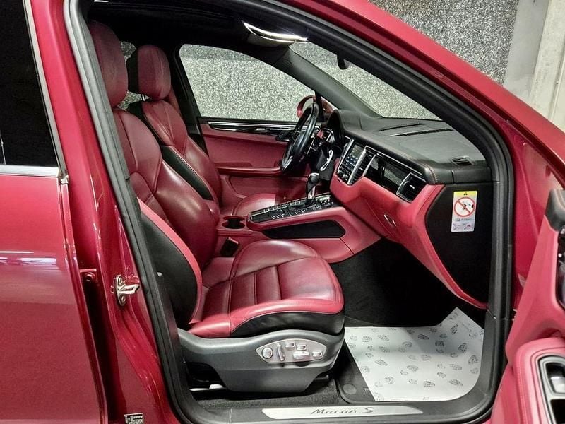 Gebraucht Porsche Macan 258 PS (189 kW) 2015 Rot SUV