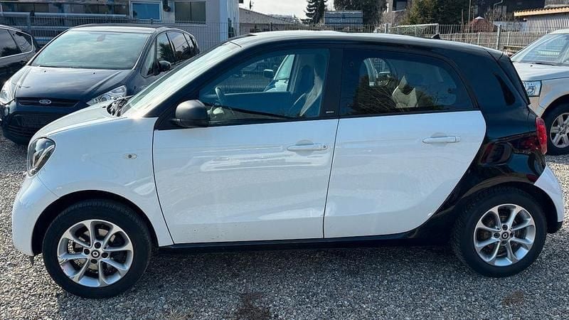 Gebraucht Smart ForFour Basis 90 PS (66 kW) 2017 Weiß Kleinwagen