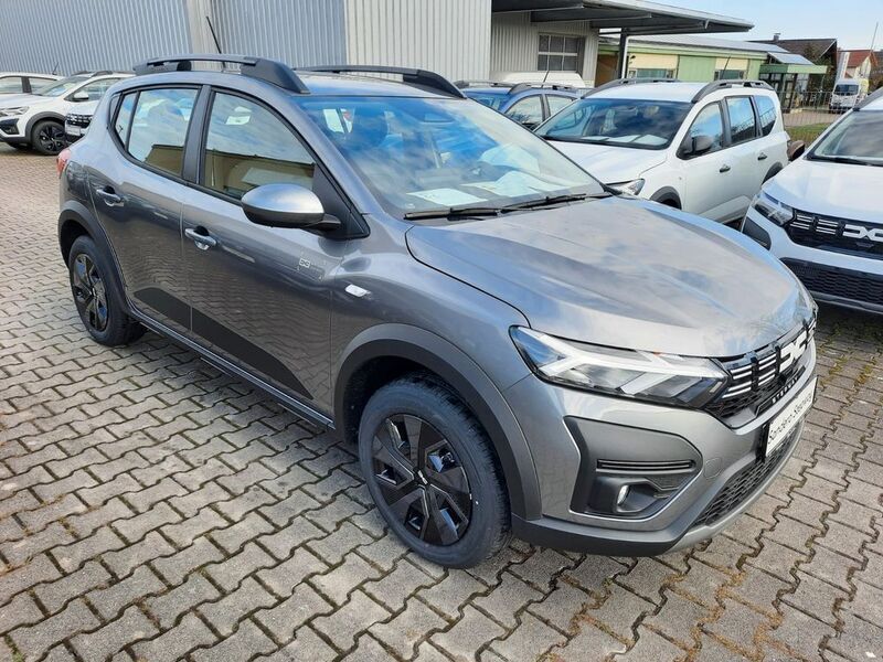 Gebraucht Dacia Sandero Expression 91 PS (66 kW) 2024 Grau Kleinwagen