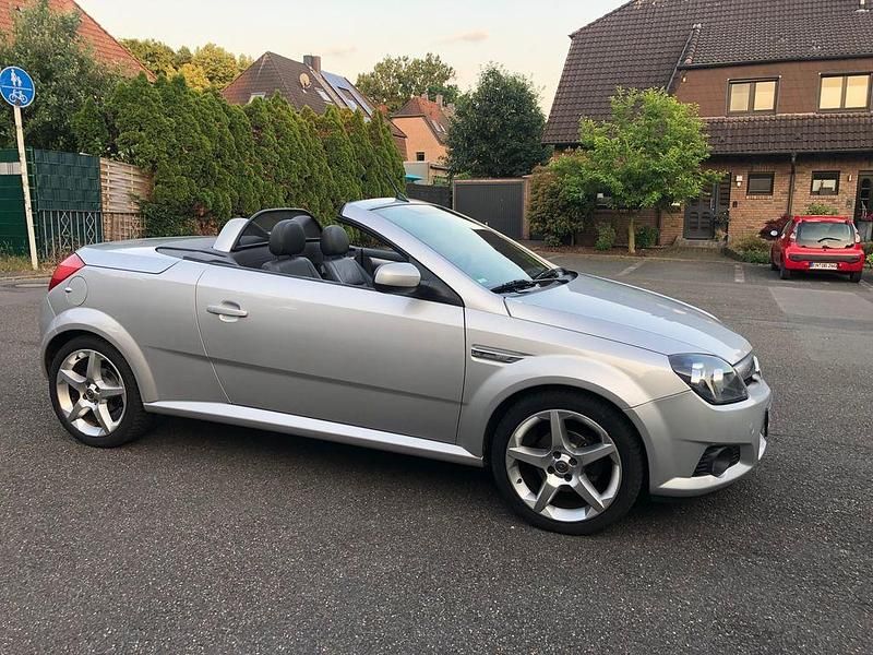 Gebraucht Opel Tigra Cosmo 125 PS (91 kW) 2005 Silber Cabrio