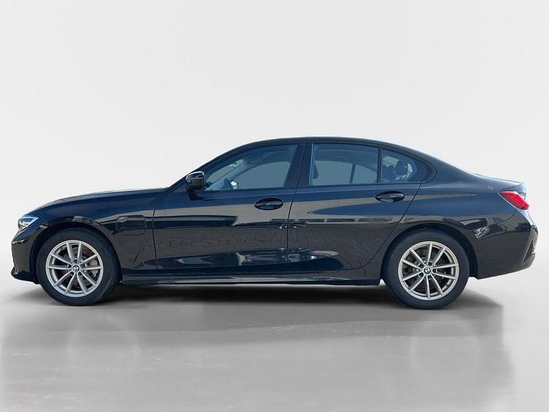 Gebraucht BMW 330e Advantage 292 PS (214 kW) 2021 Schwarz Limousine