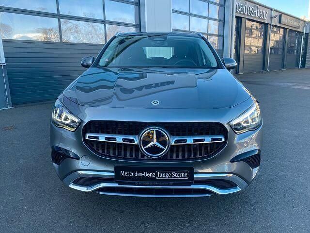 Gebraucht Mercedes GLA200 Progressive 163 PS (119 kW) 2024 Mountaingrau SUV
