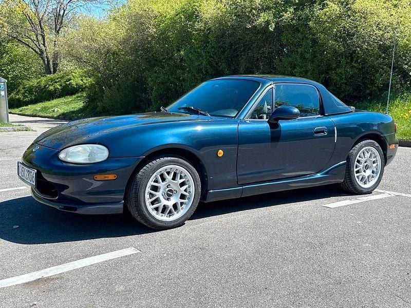 Second-hand Mazda MX5 140 CP (102 kW) 1999 Albastru Cabrio