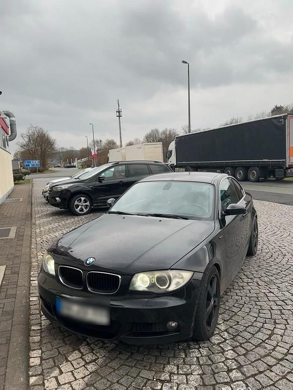 Schwarz Gebraucht 2008 BMW 123 Coupé M Sport Coupé | 6.999 € (Fairer Preis) - Bild 1/4