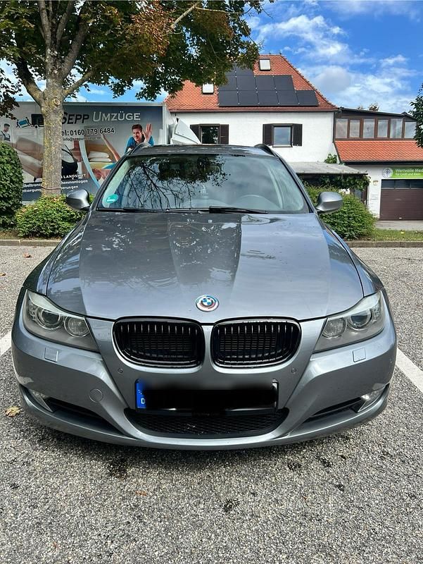 Grau Gebraucht 2010 BMW 320 Kombi | 4.999 € (Guter Preis) - Bild 1/4