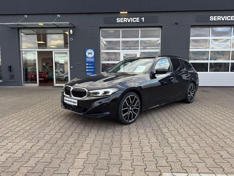 Schwarz Gebraucht 2023 BMW 320 Kombi | 38.900 € (Teuer) - Bild 1/4