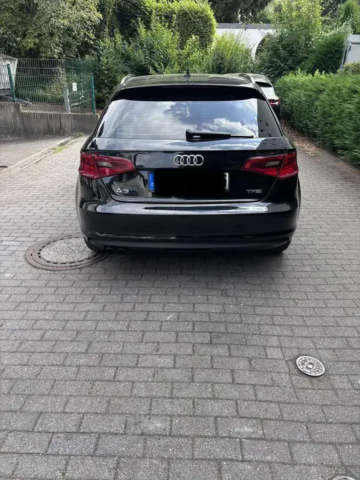 Gebraucht Audi A3 Attraction 125 PS (91 kW) 2016 Schwarz Kombi