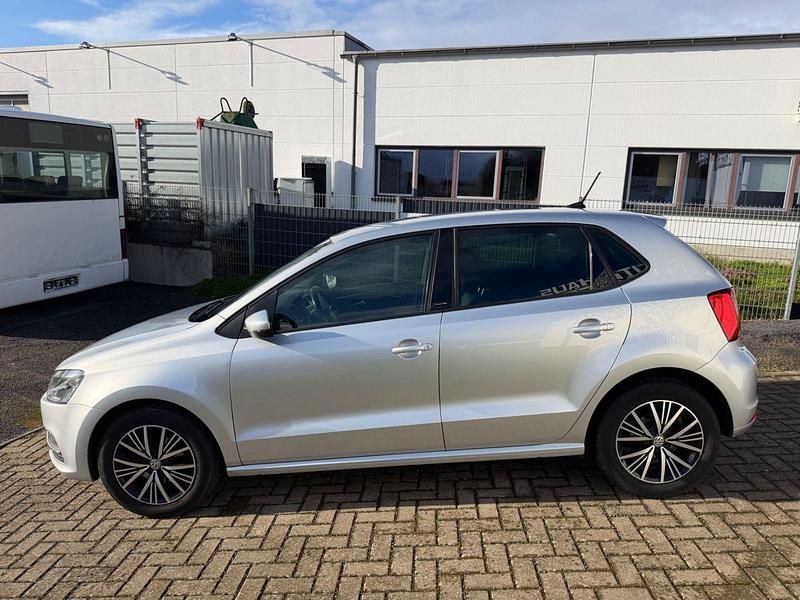 Gebraucht VW Polo Allstar 90 PS (66 kW) 2016 Silber Kleinwagen