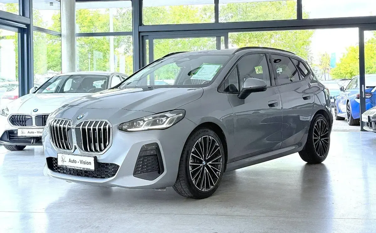 Gebraucht BMW 218 Active Tourer M Sport 136 PS (100 kW) 2024 Grau Van / Kleinbus