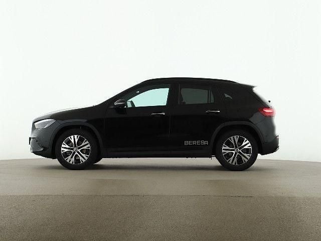 Gebraucht Mercedes GLA200 163 PS (119 kW) 2026 SUV