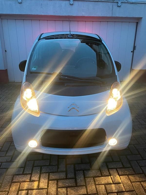 Gebraucht Citroën C1 67 PS (49 kW) 2012 Weiß Kleinwagen