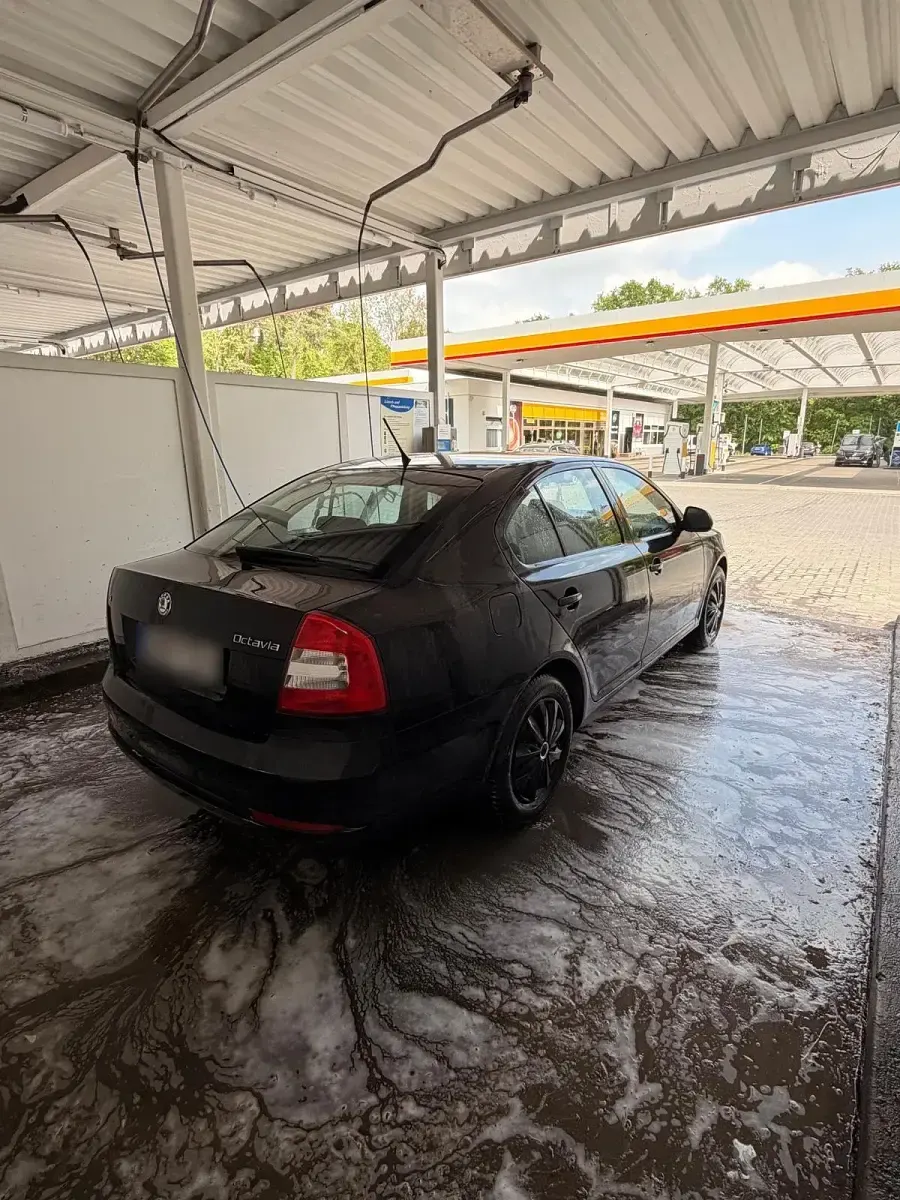 Gebraucht Skoda Octavia 122 PS (89 kW) 2011 Schwarz Limousine