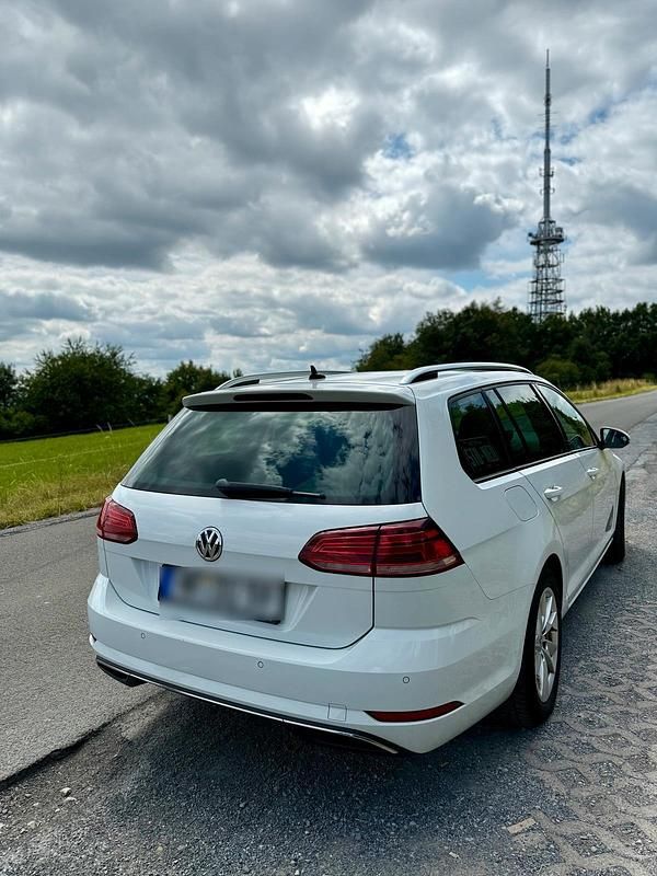 Gebraucht VW Golf VII Edition 150 PS (110 kW) 2017 Weiß Kombi