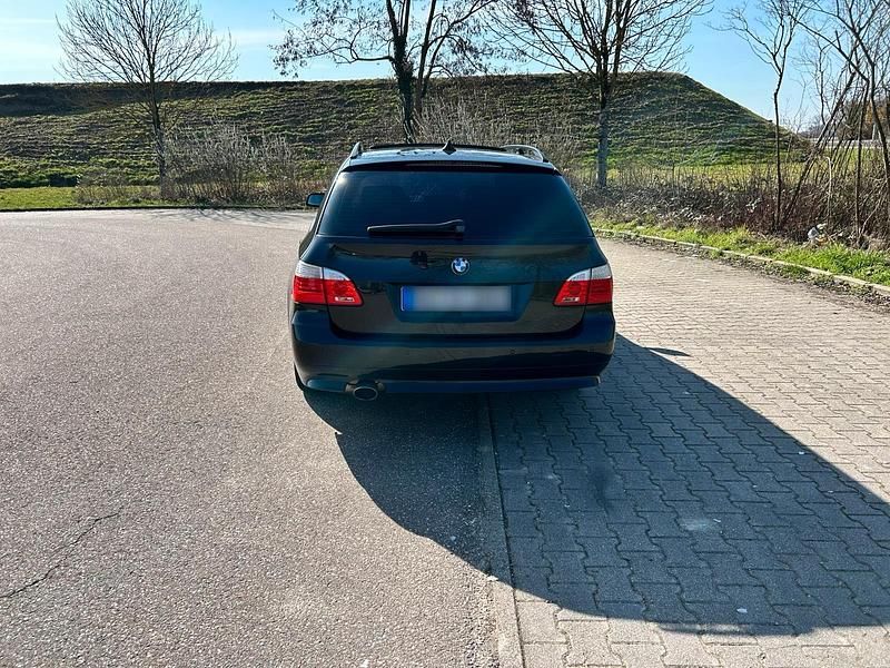 Gebraucht BMW 520 163 PS (119 kW) 2009 Schwarz Kombi