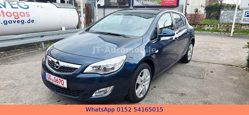Gebraucht Opel Astra Edition 140 PS (102 kW) 2011 Blau Limousine