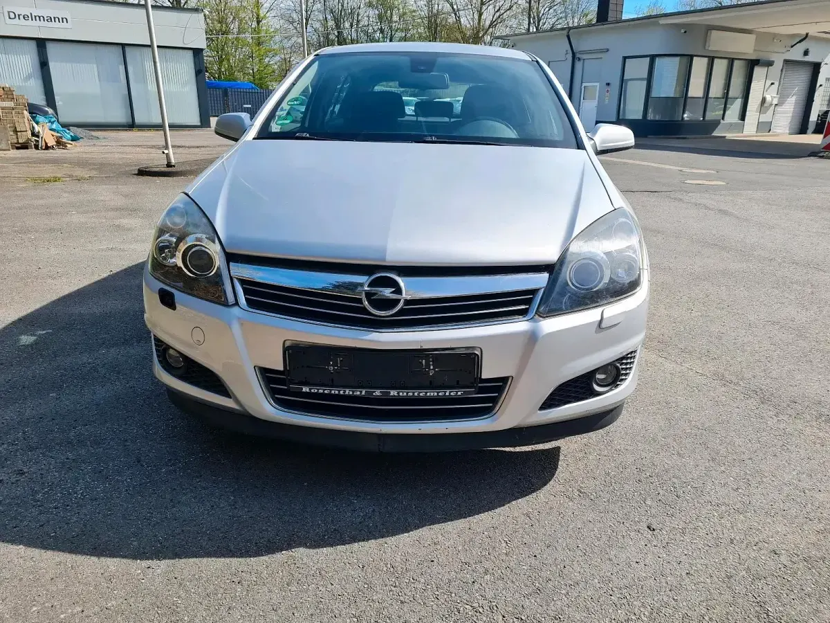 Gebraucht Opel Astra 140 PS (102 kW) 2007 Silber Limousine