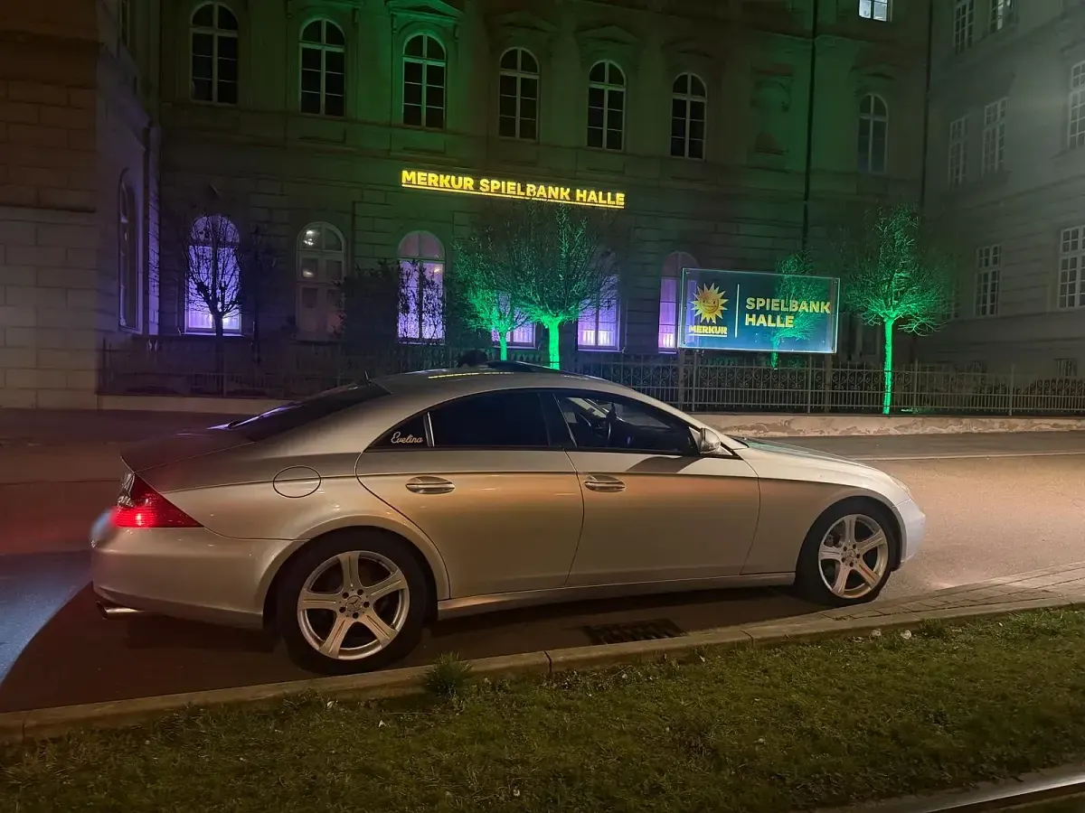 Gebraucht Mercedes CLS320 280 PS (205 kW) 2007 Silber Coupé