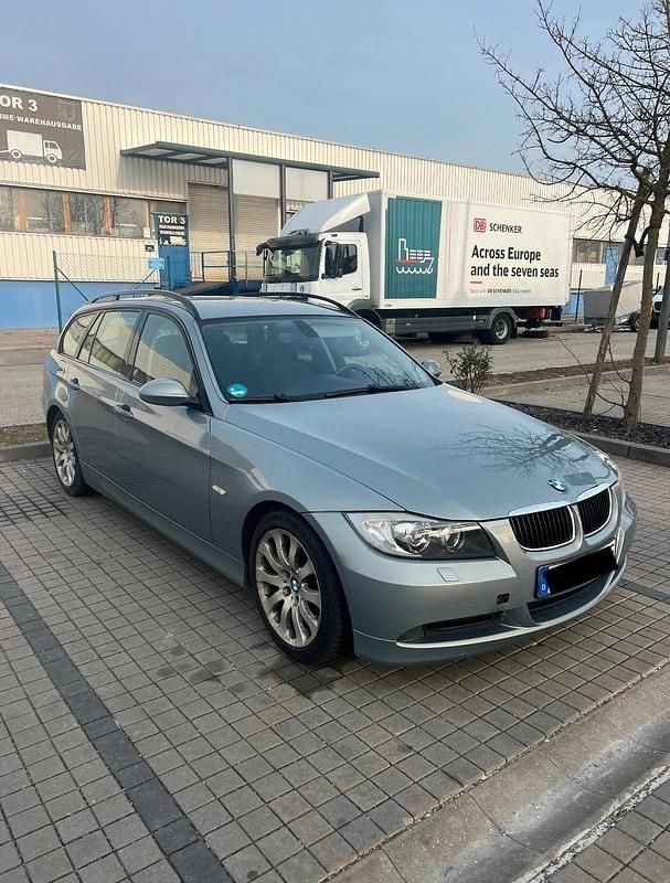 Gebraucht BMW 320 177 PS (130 kW) 2008 Grau Kombi