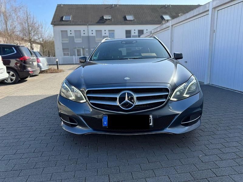 Gebraucht Mercedes E350 Avantgarde 258 PS (189 kW) 2014 Grau Kombi