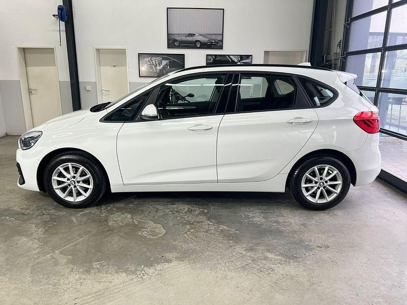 Gebraucht BMW 216 Active Tourer Advantage 109 PS (80 kW) 2019 Weiß Van / Kleinbus