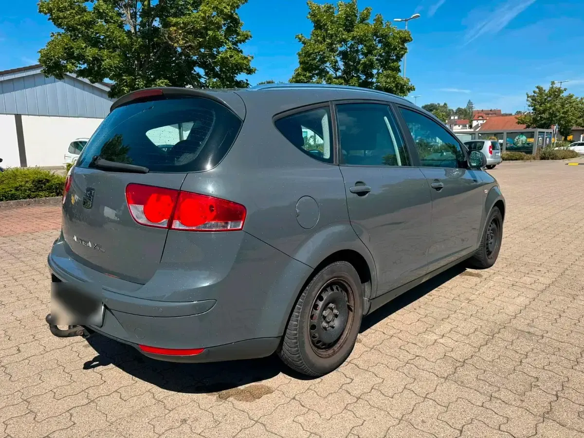 Gebraucht Seat Altea XL 125 PS (91 kW) 2011 Grau Van / Kleinbus