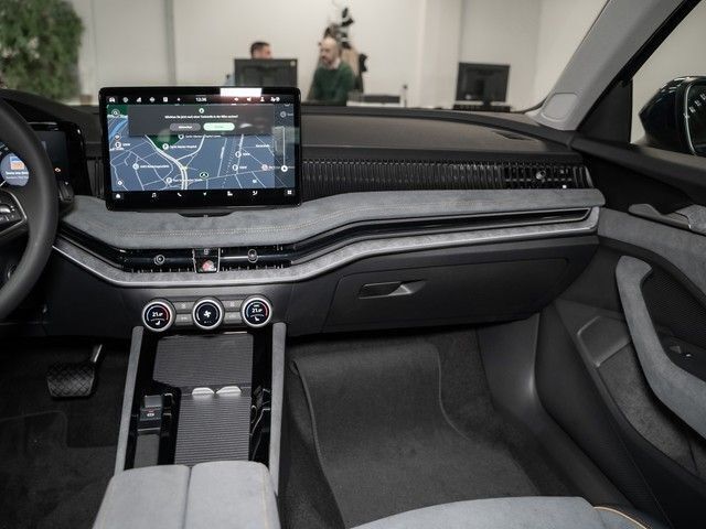 Gebraucht Skoda Superb Selection 150 PS (110 kW) 2025 Blau Kombi