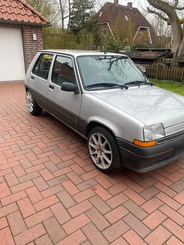 Używany Renault R5 73 KM (53 kW) 1989 Szary Hatchback