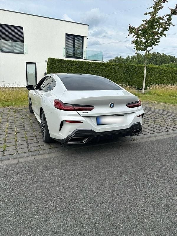 Weiß Gebraucht 2020 BMW M850 M Performance Coupé | 61.900 € (Fairer Preis) - Bild 1/4