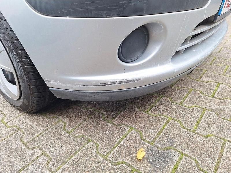 Gebraucht Citroën C3 Style 73 PS (53 kW) 2005 Silber Limousine