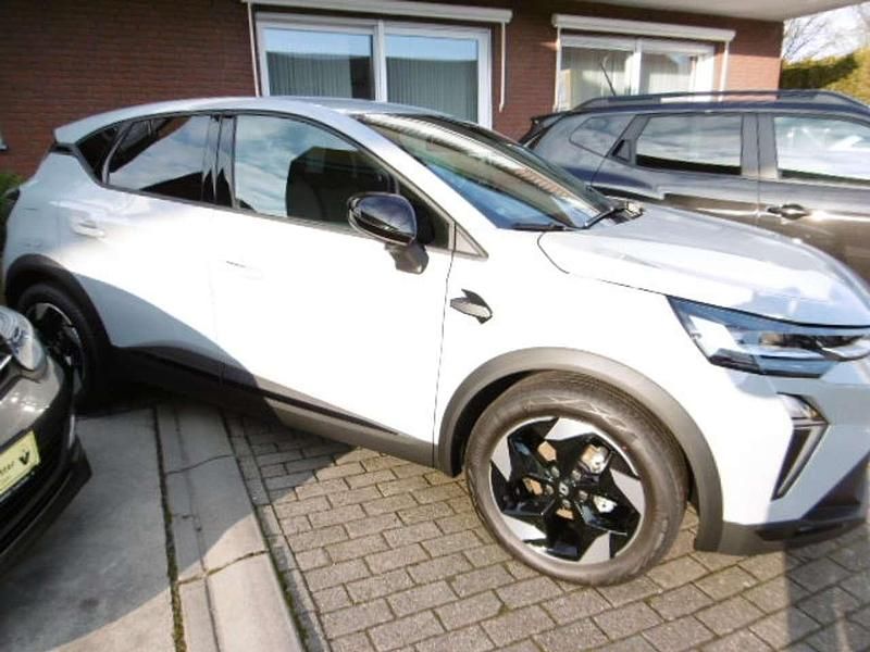 Neu Renault Captur Techno 158 PS (116 kW) 2025 Gris rafale SUV