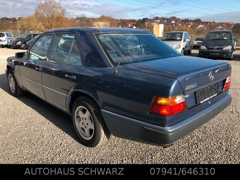 Gebraucht Mercedes E280 197 PS (144 kW) 1993 Nautikblau  metallic Limousine