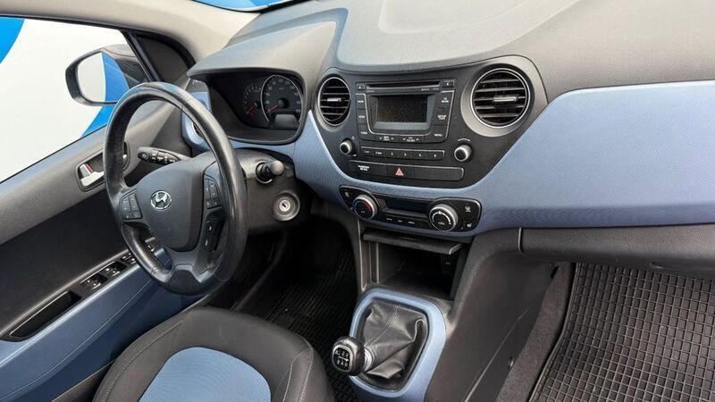 Gebraucht Hyundai i10 Edition 87 PS (63 kW) 2014 Blau Kleinwagen
