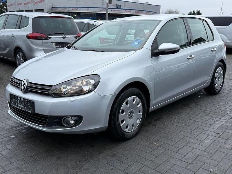 Gebraucht VW Golf Comfortline 122 PS (89 kW) 2010 Silber Limousine