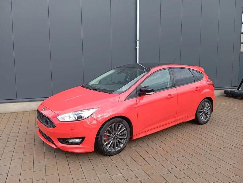 Gebraucht Ford Focus Sport 182 PS (133 kW) 2016 Rot Limousine