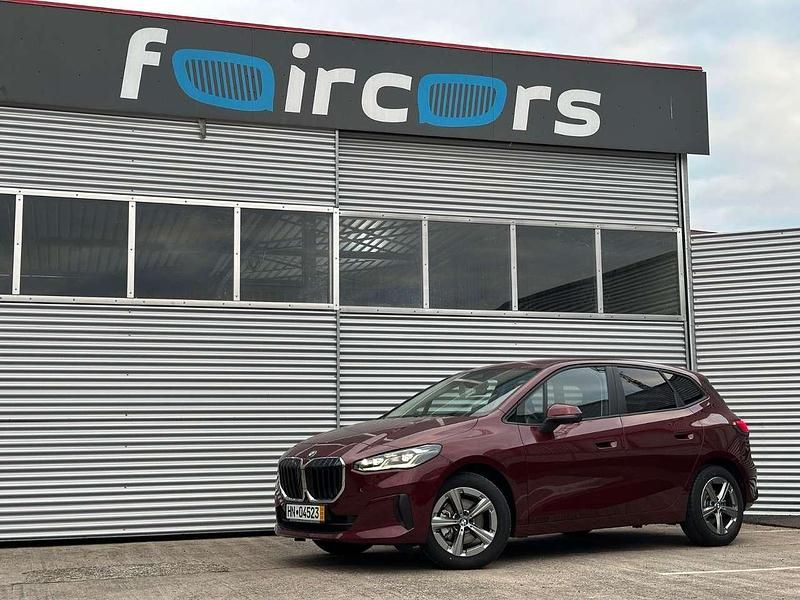 Piemont rot Gebraucht 2024 BMW 218 Van / Kleinbus | 29.500 € (Guter Preis) - Bild 1/4