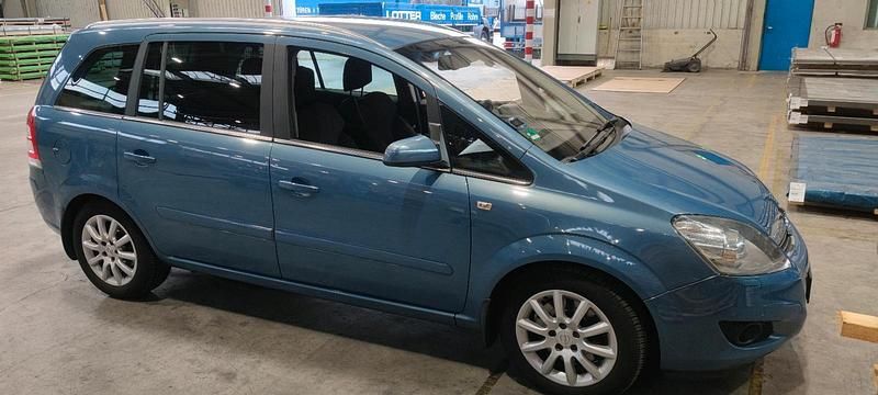 Blau Gebraucht 2008 Opel Zafira Van / Kleinbus | 1.000 € (Superpreis) - Bild 1/4